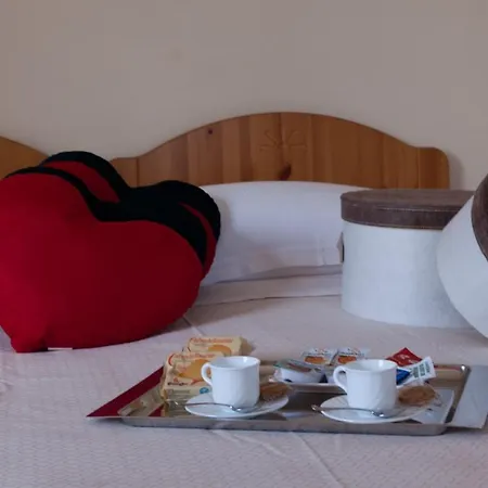 فندق Ristorante San Giovanni فاليرنا